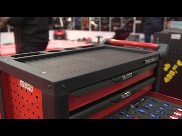 Video Teaser für KS TOOLS 826.7598 RACINGline SCHWARZ/ROT Werkstattwagen mit 7 Schubladen und 598 Premium-Werkzeugen