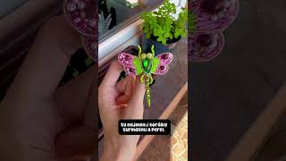Brož vážka říční perly turmalin peridot