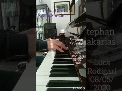 Stephan Zakarias / Im Hof der Reichskanzlei