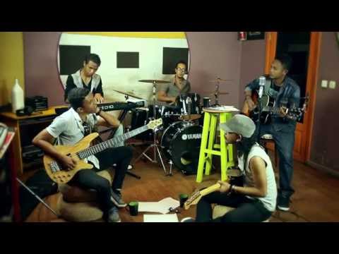 Anay "Mbola Hihaona"  HD 720p