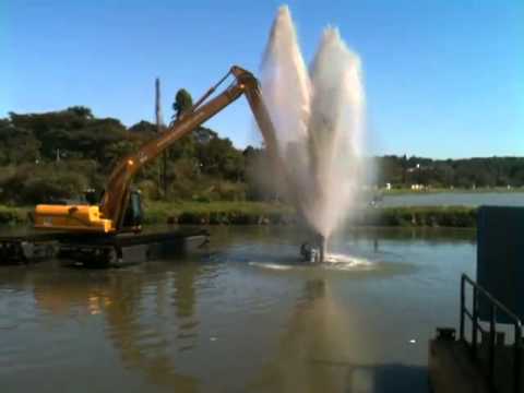Dragflow pump on amphibious excavator