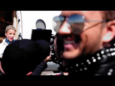 Девушка Блонда и DJ Lutique  La Vie Est Belle (Tudu Tudu)