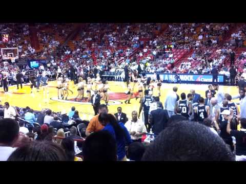 Cheerleaders Miami Heat .mp4