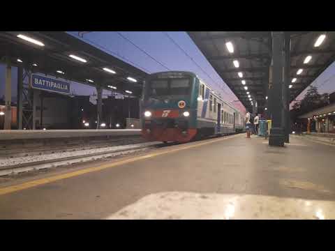 REGIONALE Napoli - Cosenza in arrivo alla Stazione di Battipaglia (2016)