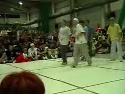 Azizi Hustlazz - Amoraz short clip