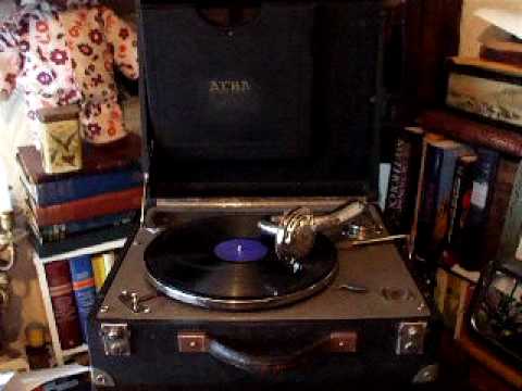 THe Colonel Demonstrates - The Alba Maestrophonic portable Gramophone