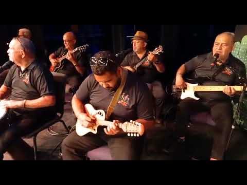 Robert Maduro hunto cu Grupo Kakiña den e proyecto Dera Gai 2022