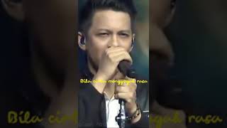 Download lagu ARIEL NOAH LIVE KONSER BAWAKAN LAGU PADI BEGITU INDAH ‼️ VIRAL‼️ mp3