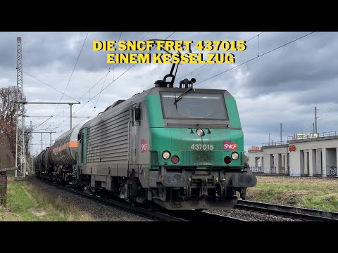 Die SNCF FRET 437015 einem Kesselzug