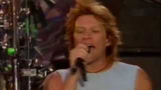 Bon Jovi - Born to Be My Baby (live at Times Square 2002)
