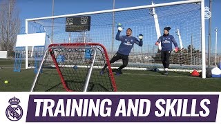 Super reflexes in goalkeepers' training exercise!