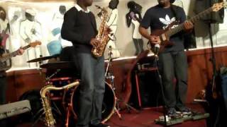 Andrew Gouche's Sunday Jam @ The Townhouse, Oct 17, 2010 "Can't Hide Love" (part1)