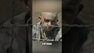 El niño se puso un pijama de rayas y entró en el campo de concentración. #antiguerra #clipsdepelicu