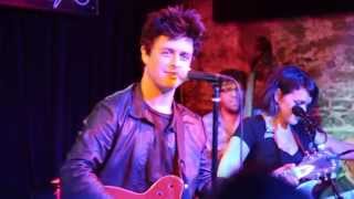 Billie Joe Armstrong & Norah Jones - Down in the Willow Garden (New York City 2015)