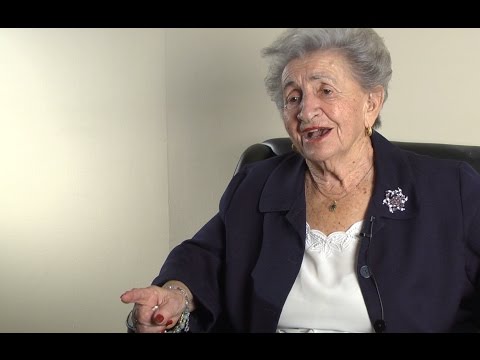 Chana Szlang Gonshor Sings "The Worker's Marseillaise" in Yiddish