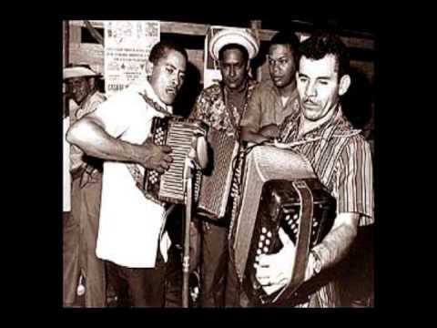 Cumbia Atravesá - Revolcón en Llano de Piedra - Dorindo Cárdenas