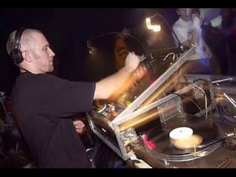 Mhonolink @ Insomnia 2002