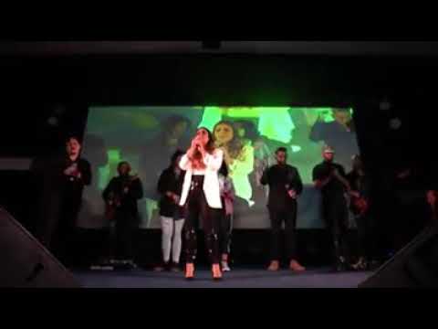 Gabriela Rocha e Coral Kemuel - Deus Tu És Santo -