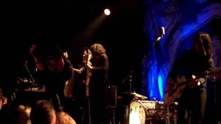 The Dead Weather - &quot;I Can&#39;t Hear You&quot; 11-17-2009