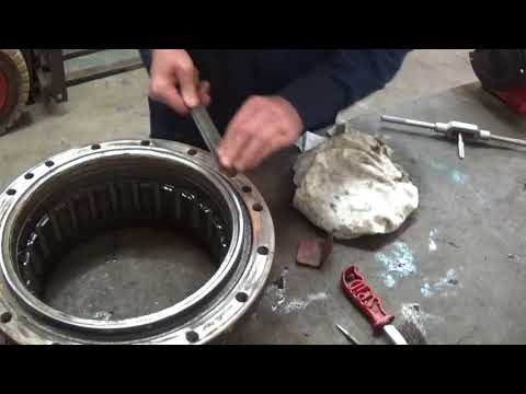 GM18 Final drive Strip Clean and Rebuild