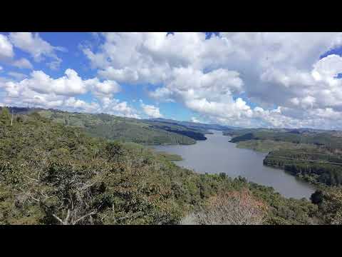 RUTA AL EMBALSE DE ENTRERRÍOS: Paisajes de ensueño en la Honda NX500 con mi compañera Capitravel 🏍️