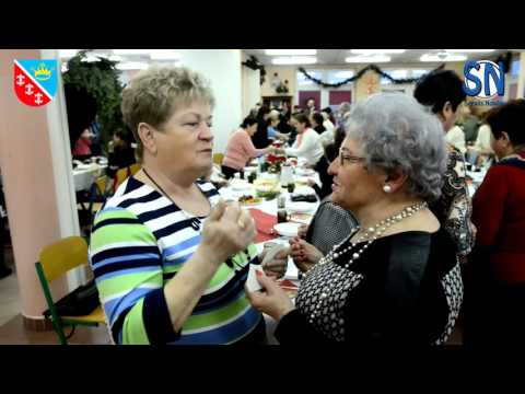 Starsi i samotni połamali się opłatkiem