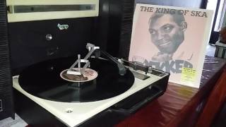 Wise Man - Desmond Dekker (Album: The King Of Ska)