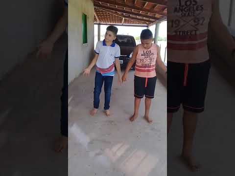 Mc Neguinho ITR e Mc Brinquedo - E pra botar nesse c* -  É mais de 300 reais (DJ KR3) [Os Mlknhs]