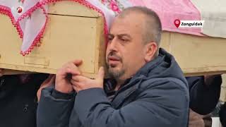 Bu Acıya Yürek Dayanmaz, Babası 7 Yaşındaki Kızının Tabutunu Taşıdı