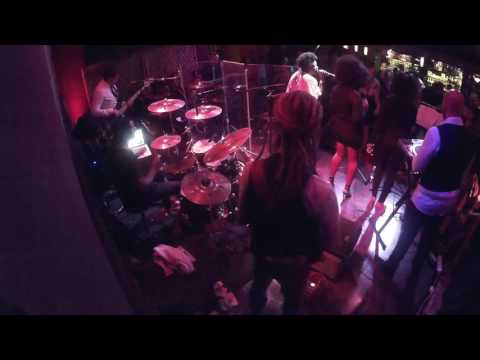 Can't stop the Feelings - NiGHT FEVER feat. Indy Eka - Live Bizz'Art 26.8.2016