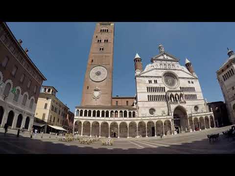 Walking in Cremona, Forgatten City, Italy