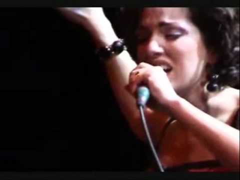 Ligia Piro - Petalo de sal (Fito Paez).wmv