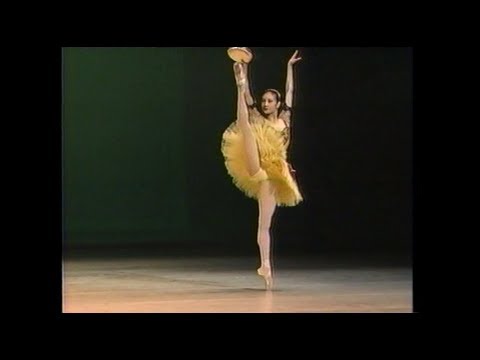 Yuan Yuan Tan - Esmeralda Variation 2002