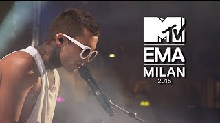 twenty one pilots - Tear In My Heart (Live MTV Europe Music Awards 2015) 1080p HD