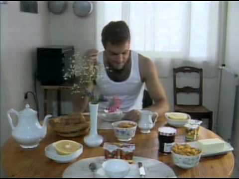 Fausse Pub Les Nuls - Petit Dej Viril