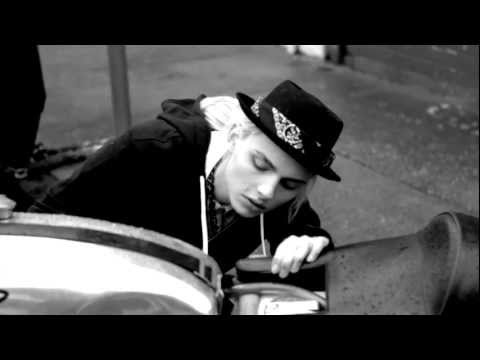 izzue Spring Summer 2011 Ad Campaign (ITHK presents)