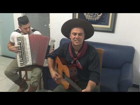 Canto Alegretense- a musica que emociona os gauchos que como eu estao fora do país a muitos anos.
