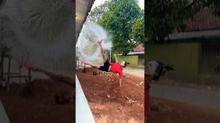 Download lagu Tendangan Salto Air Spiteng mp3 Download lagu Tendangan Salto Air Spiteng mp3