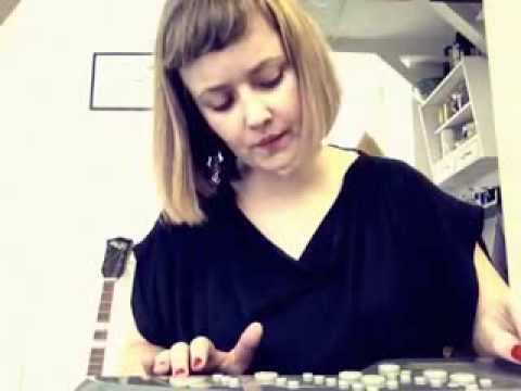 Penny Police - Inger Christensen, Sommerfugledalen (sonet XIII)