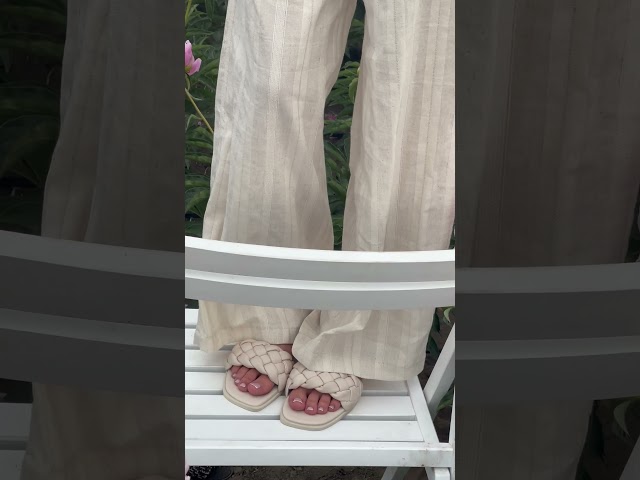 Чоботи жіночі шкіряні байка хутро 592641 Чорний Шльопанці жіночі 589052 Бежеві