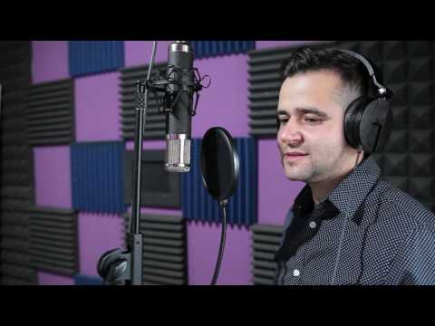 In fata tronului de sus-Claudiu Agapie