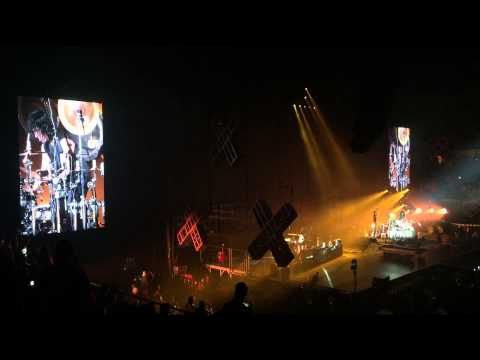 Mana-Cama Incendiada Tour 2015-Alex Gonzalez "El Animal" drum solo