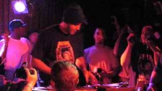 DJ I-Dee Pays Tribute to Roc Raida Live