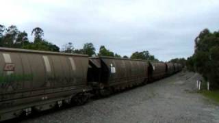 preview picture of video 'QR National coal through East Maitland'