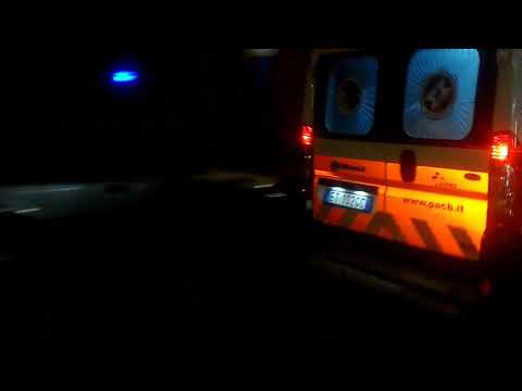 Ambulanza in Via San Vitale - Bologna