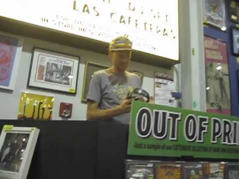 Dj GARTH Mixing in Amoeba Records • Honest™