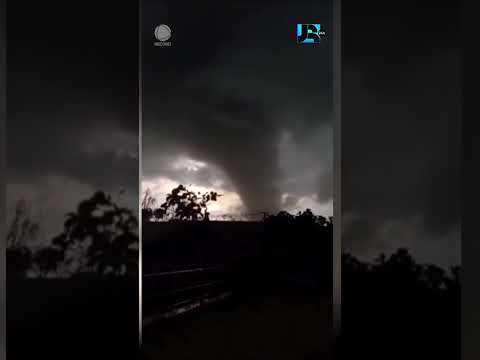 Tornado gigante é registrado no Rio Grande do Sul nesta terça-feira (28). #JR24H #Shorts