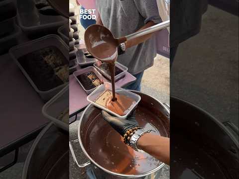 RM12 moist chocolate cake 📍@akakkopi55100, Infront of Burger King Petronas MRR2 Ampang, Pandan Prima