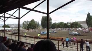 preview picture of video '3rd heat tonasket demolition derby 2014'