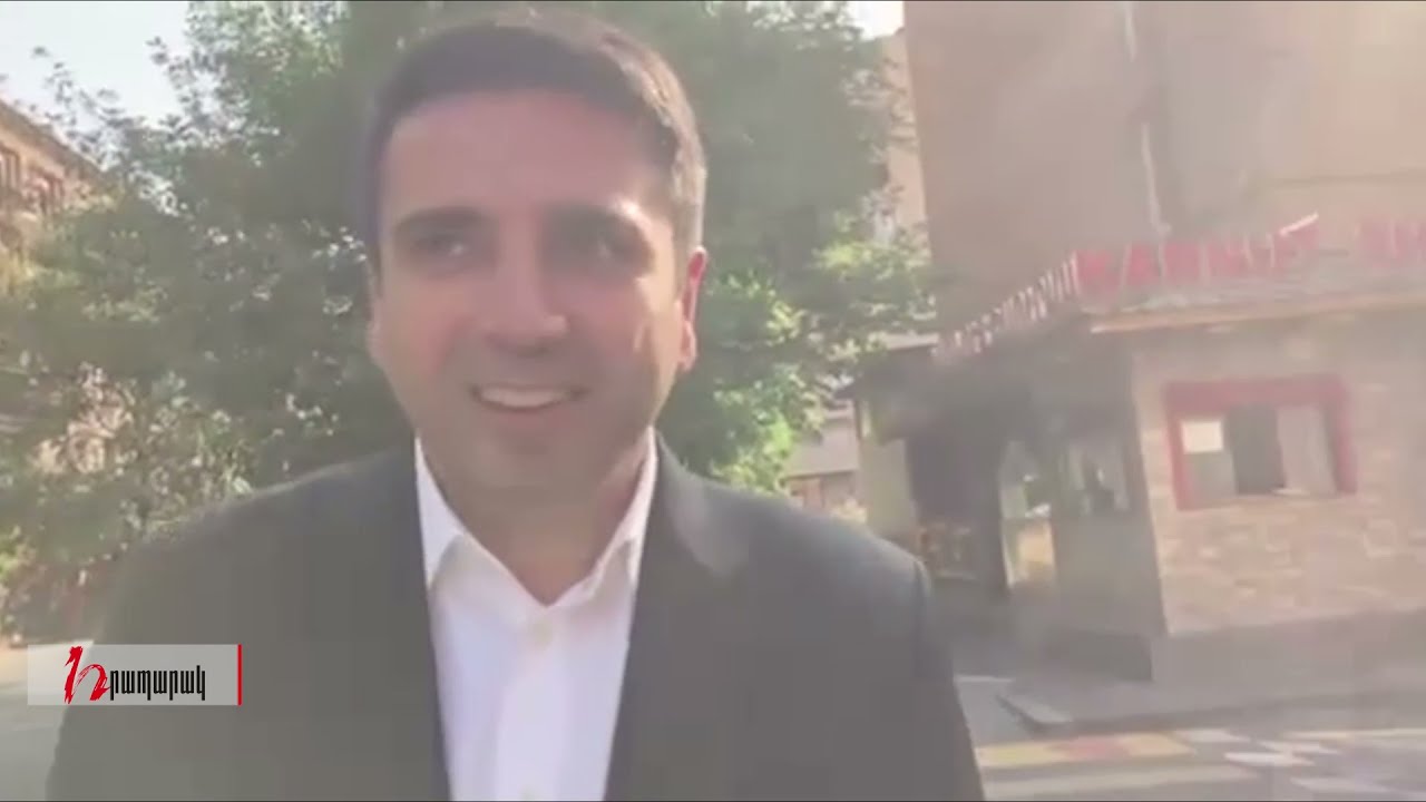 Ալեն Սիմոնյանը՝ ընտրատեղամասի մոտ